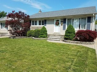 24814 Johnston Ave, Eastpointe, MI 48021