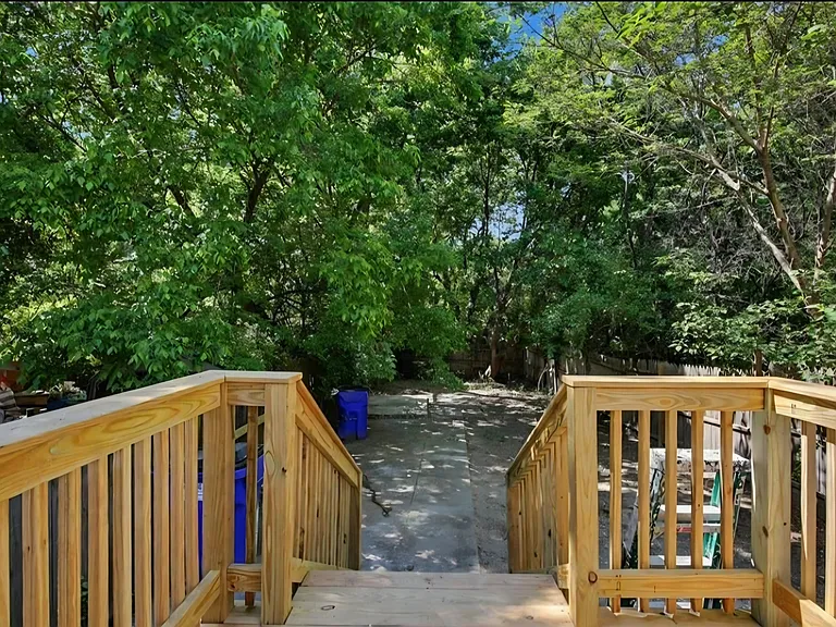 2517 Hale St #A — Photo 18