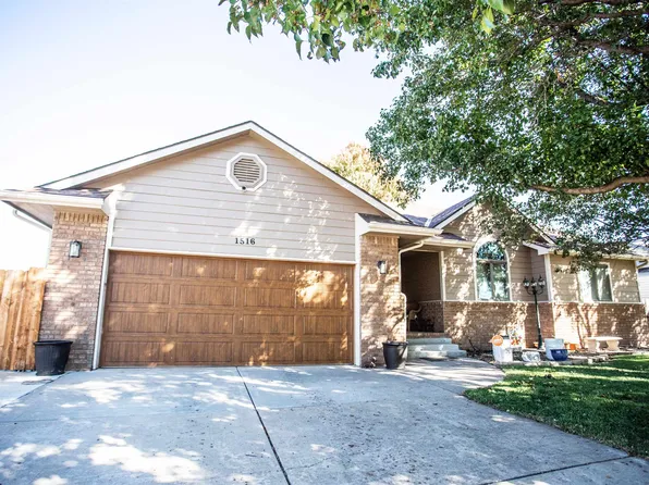 1516 Loring St, Haysville, KS 67060