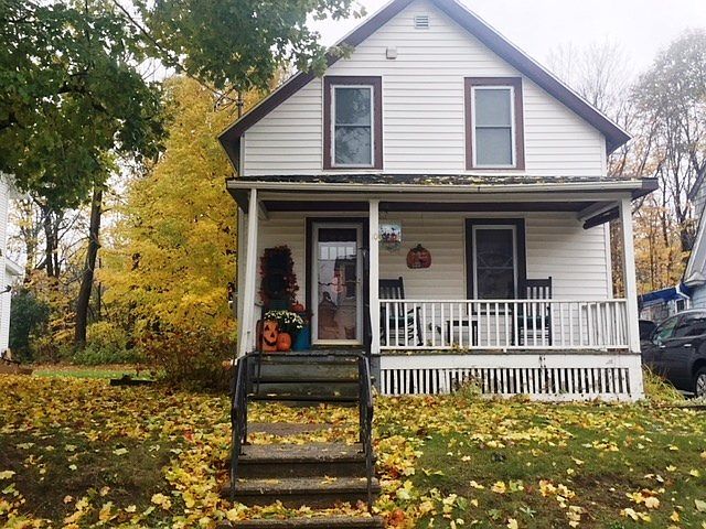1st image of 10 Garvin Ave