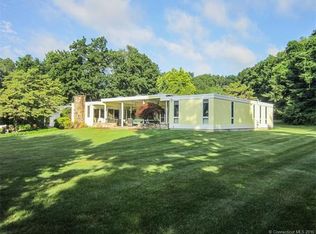 239 Rimmon Rd, Woodbridge, CT 06525