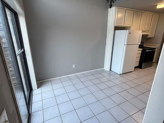 3rd image of 2944-2946 E Sterling Ct #1