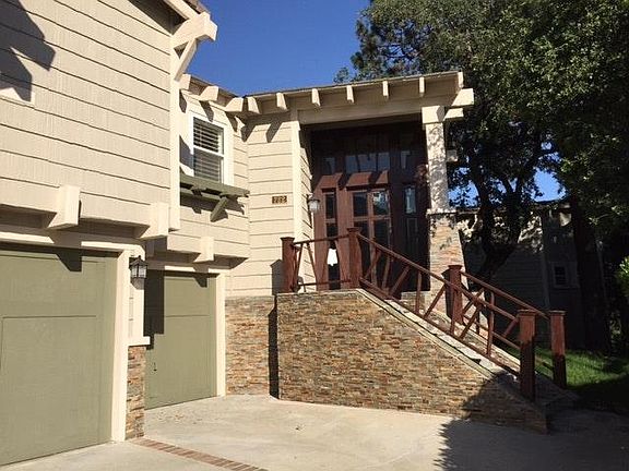 2nd image of 722 Oak Crest Dr