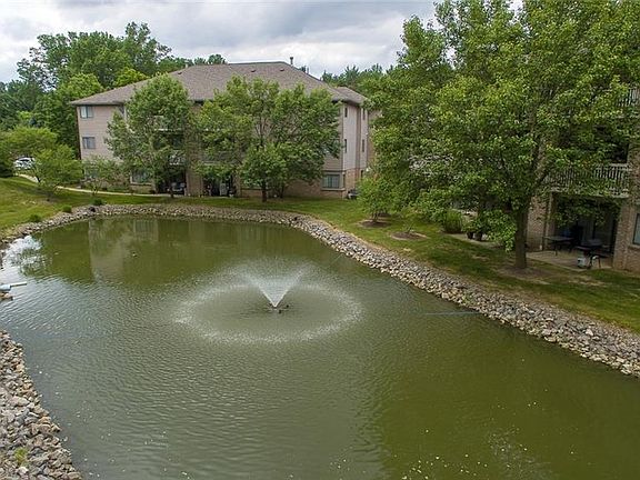2nd image of 3800 Rosemont Blvd APT 106E