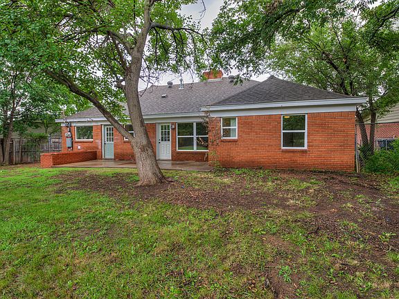 4th image of 2409 Huntleigh Dr