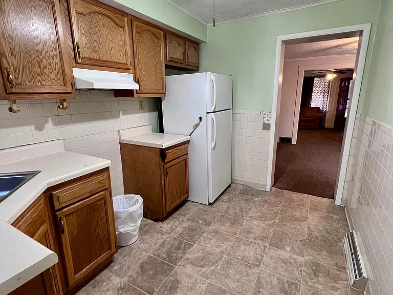 kitchen, new stove arrived after photo was taken