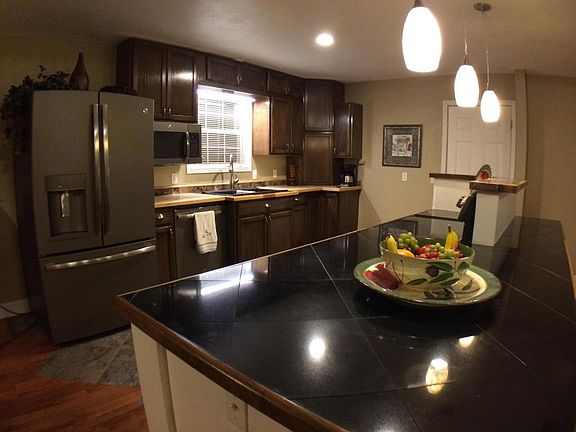 3rd image of 104 Fonda Ln
