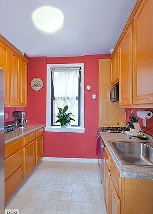 3rd image of 74 W 68th St APT 6D