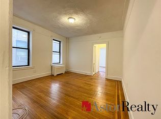 31-60 34th St #A2, Astoria, NY 11106