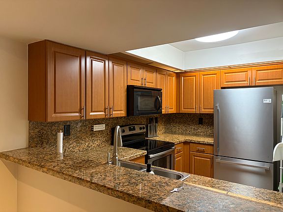 4th image of 8811 SW 132nd Pl APT 307