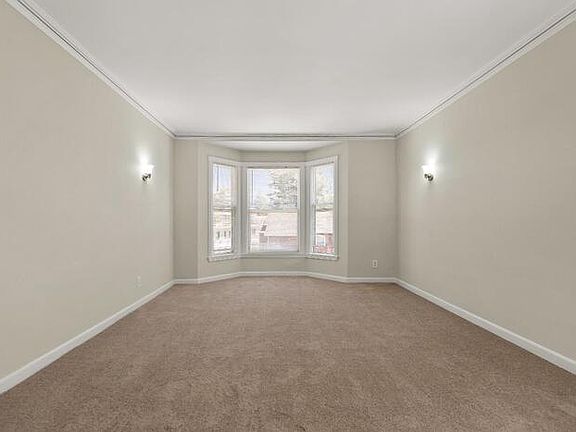 3rd image of 1440 Floribunda Ave