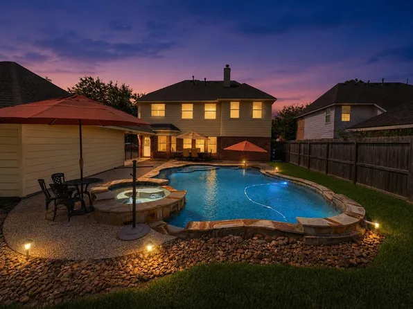 2222 Scenic Shore Dr, Seabrook, TX 77586