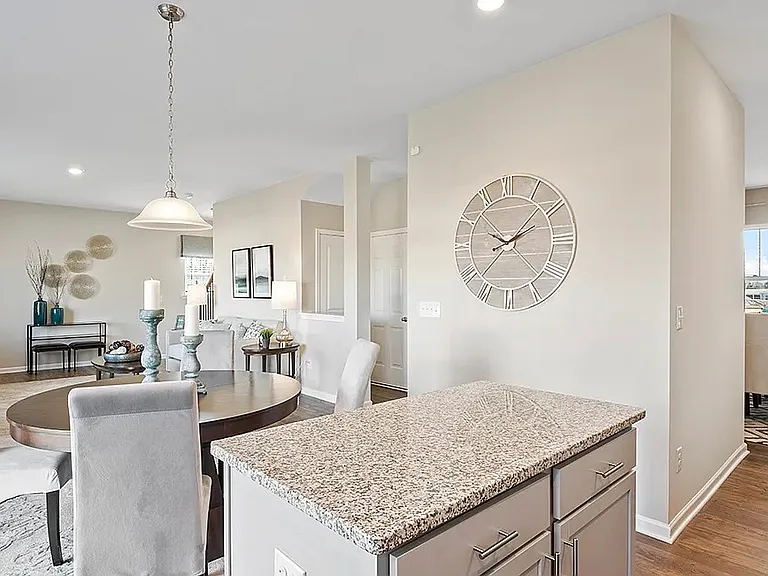 325 Tolbert Dr — Photo 6