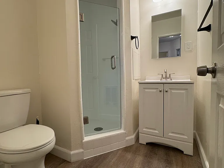 5638 Whitsett Ave #12A — Photo 7