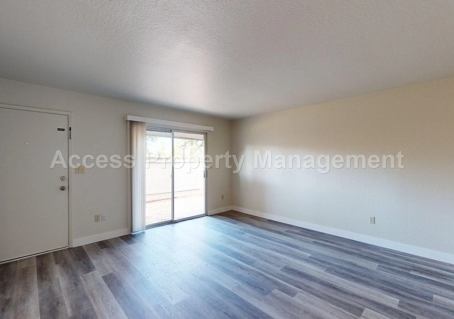 2 bed, 950 sqft, $1,575 — Photo 4