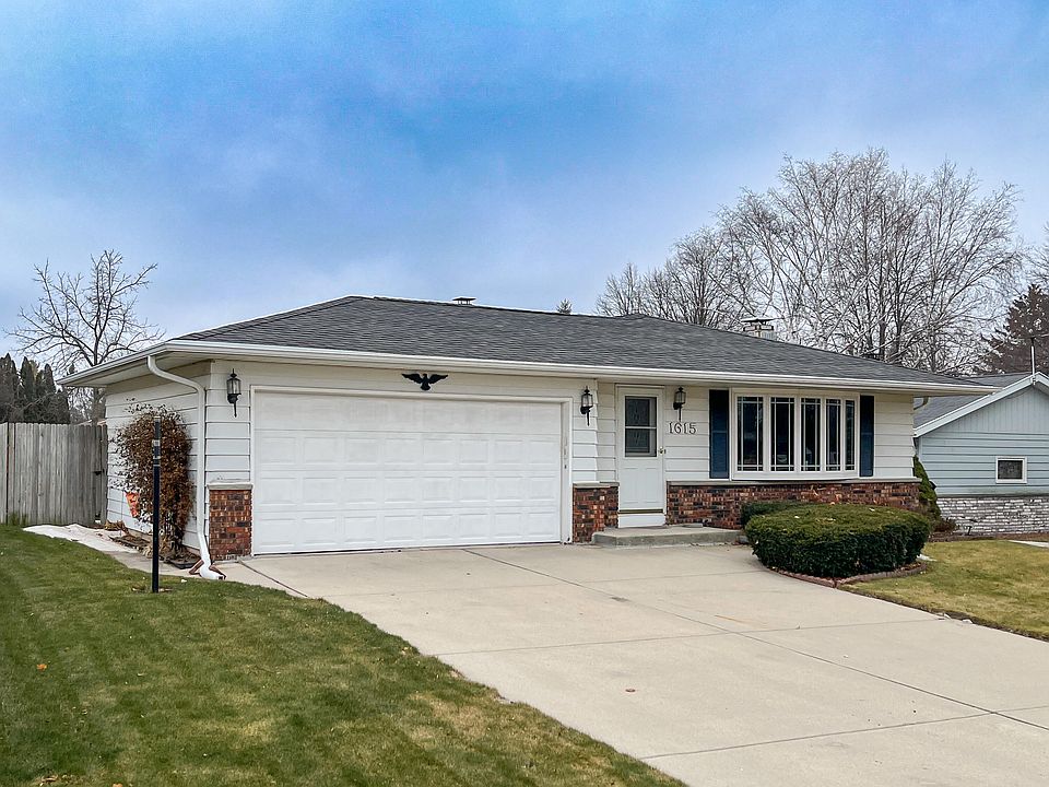 1st image of 1615 Parkwood Blvd
