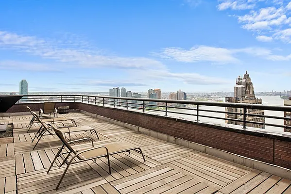 Rented by Keller Williams NYC | media 31