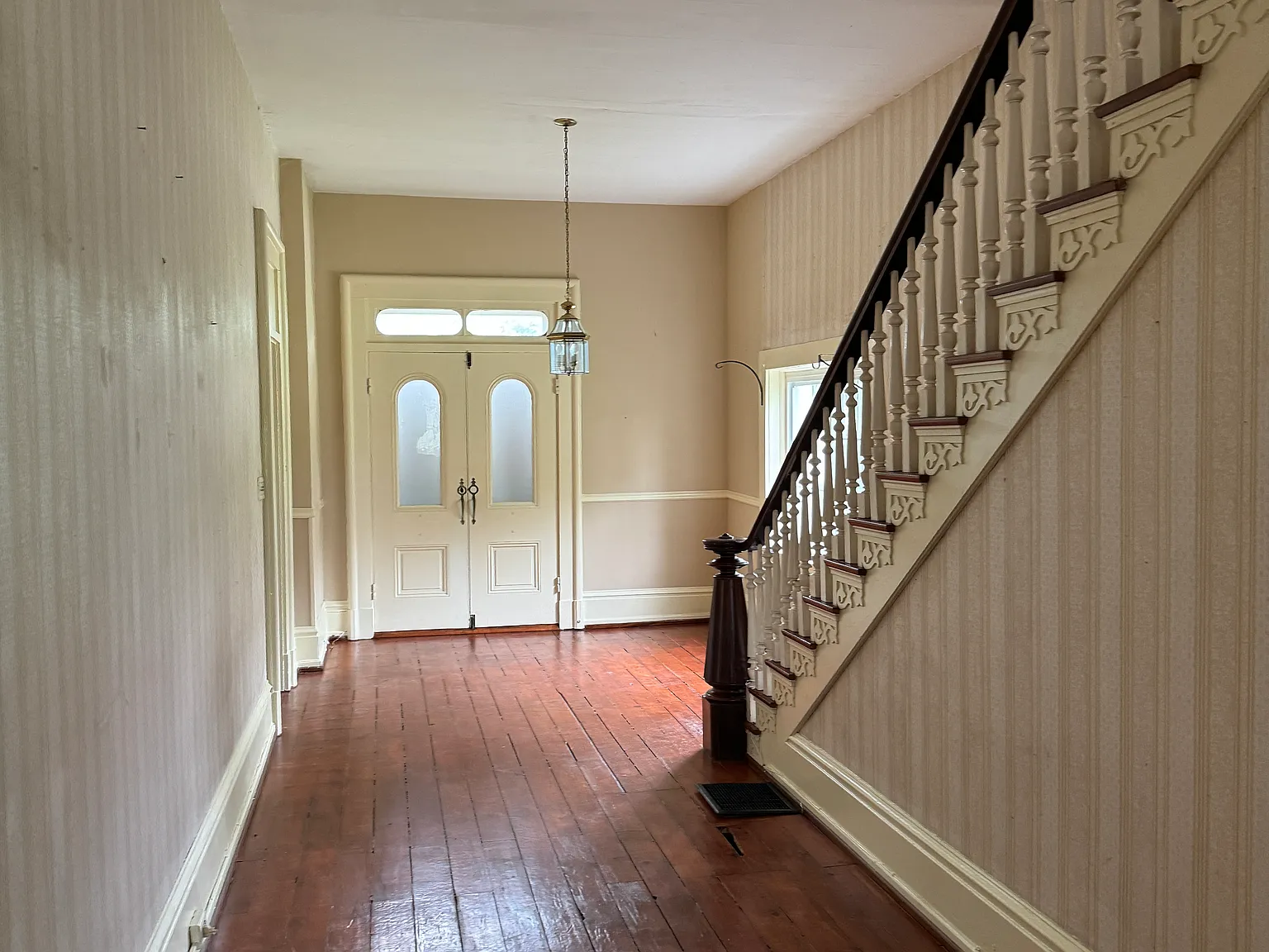 4 bed, 1863 sqft, $2,765 — Photo 2