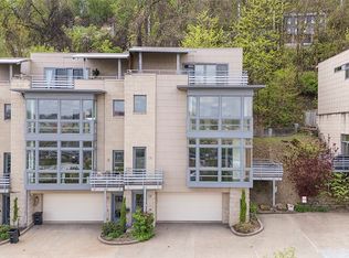 26 Windom Hill Pl, Pittsburgh, PA 15203