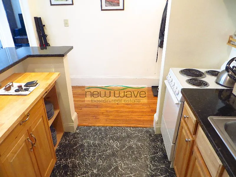 1 bed, 550 sqft, $2,800 — Photo 3