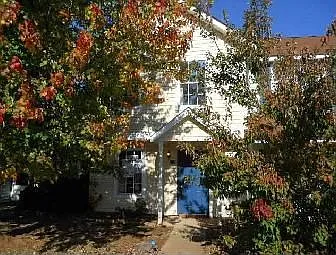 318 Quincy Ave photo 1