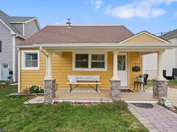 33 Florence Ave, Middletown Twp., NJ 07737