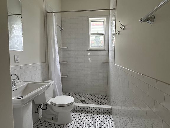 3rd image of 13 S Franklin St #1