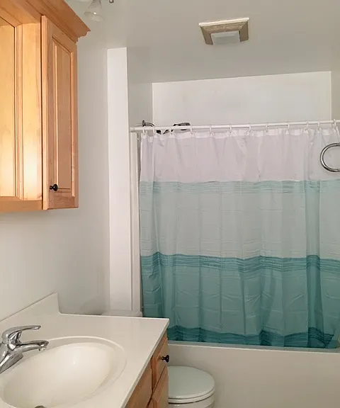 19 Oak St — Photo 4