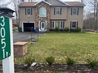 3051 Briarwood Dr, Tobyhanna, PA 18466