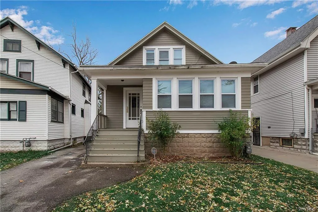 185 Hutchinson Ave photo 1