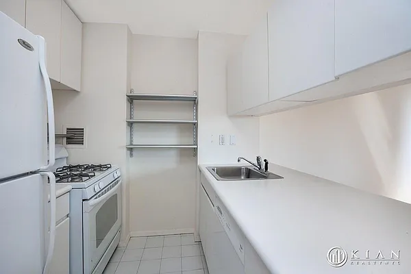 Rented by Kian Realty | media 15