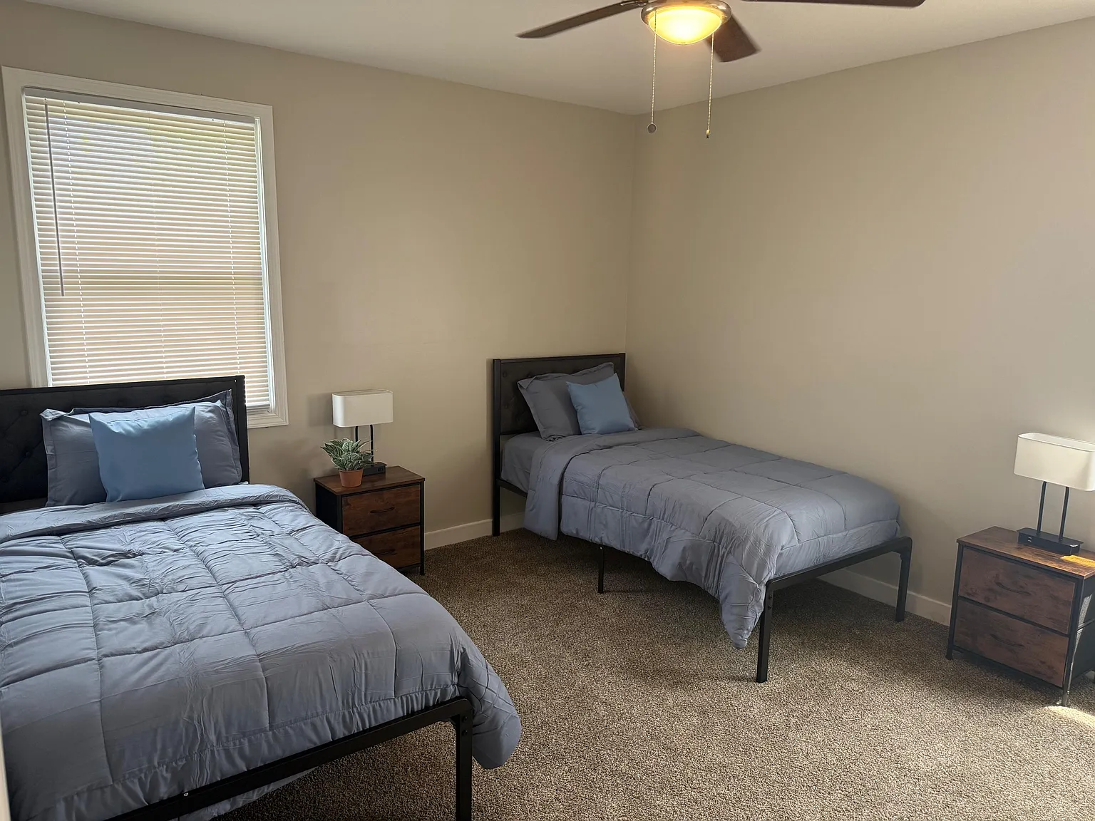 4 bed, 3.0 bath, 2200 sqft, $858 — Photo 1