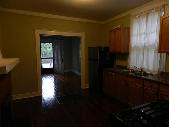 3rd image of 330 N Bernadotte St