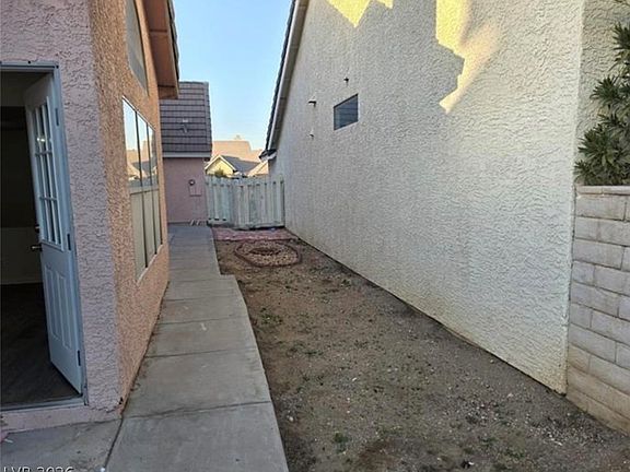 3rd image of 6561 Avon Ct