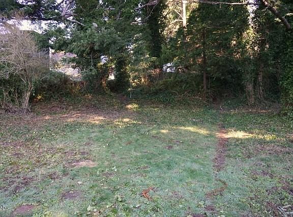 3rd image of 121 Siletz Hwy