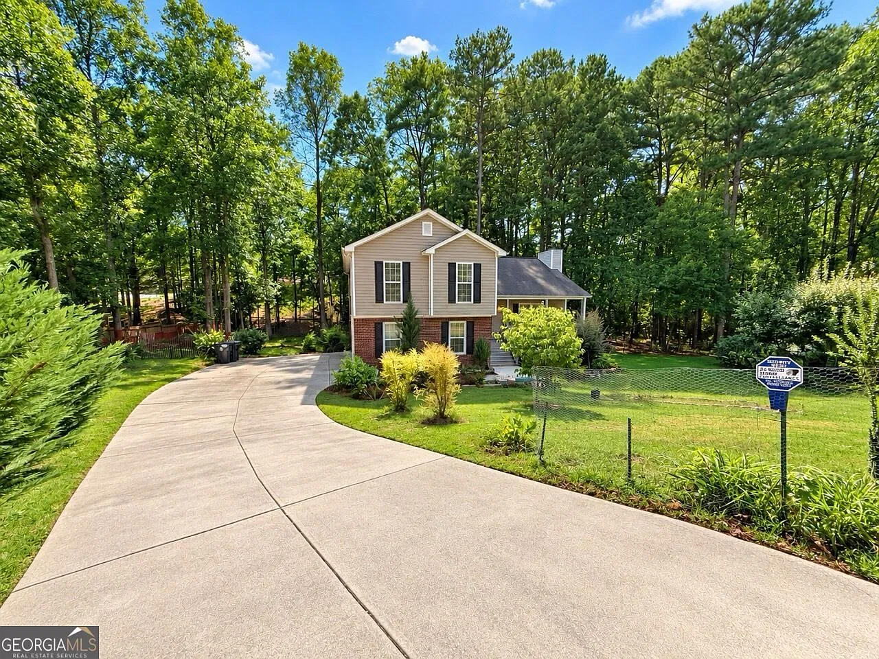 3 bed, 3.0 bath, 2189 sqft, $1,900 — Photo 1