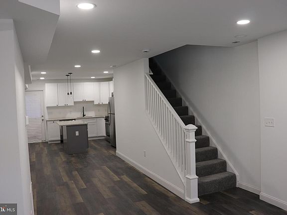 4th image of 1710 Light St