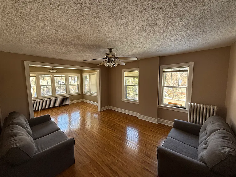 992 Wakefield Ave — Photo 10