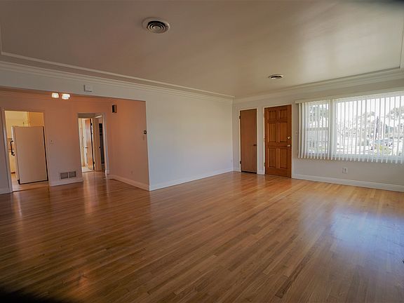 4th image of 653-55 Loring St
