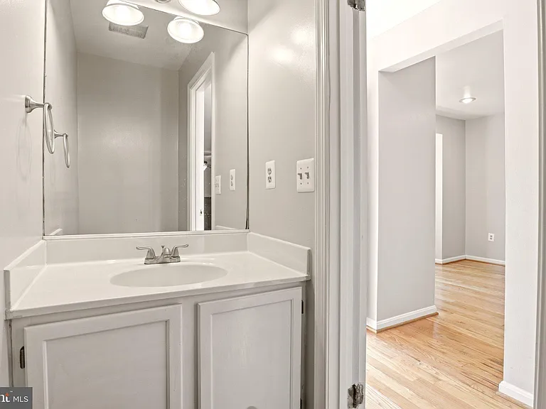 6088 Heatherwood Dr — Photo 9