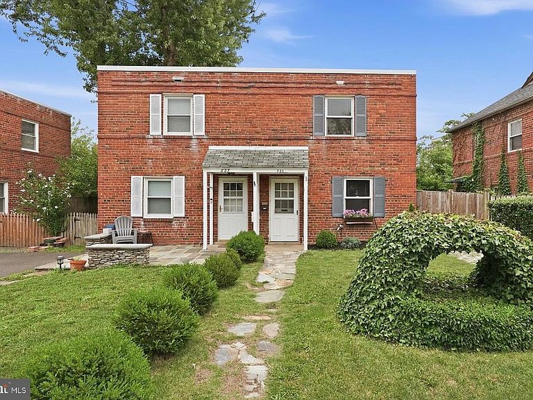 Listing photo 3