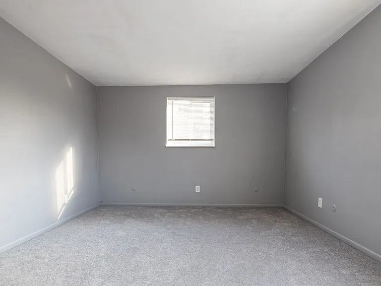 1101 Broadway Ave — Photo 30