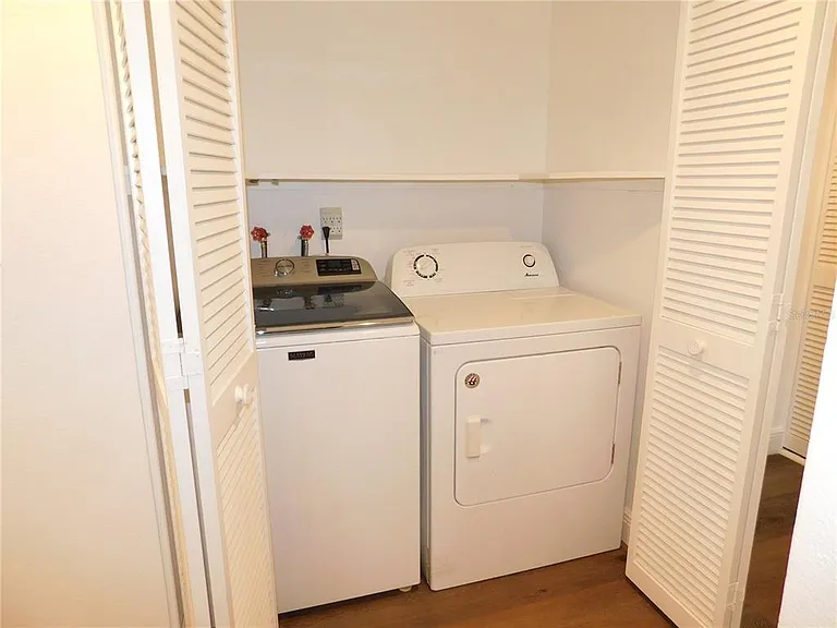 2561 Forest Run Ct — Photo 12