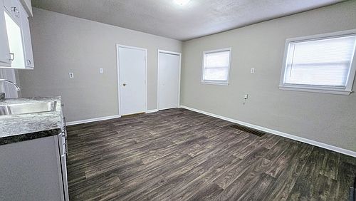 3rd image of 3646A E Martin Ave