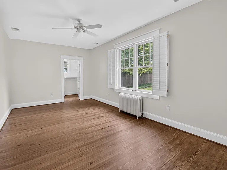 7013 Maple Ave — Photo 10