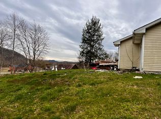 55 Trent Cir, Stanton, KY 40380