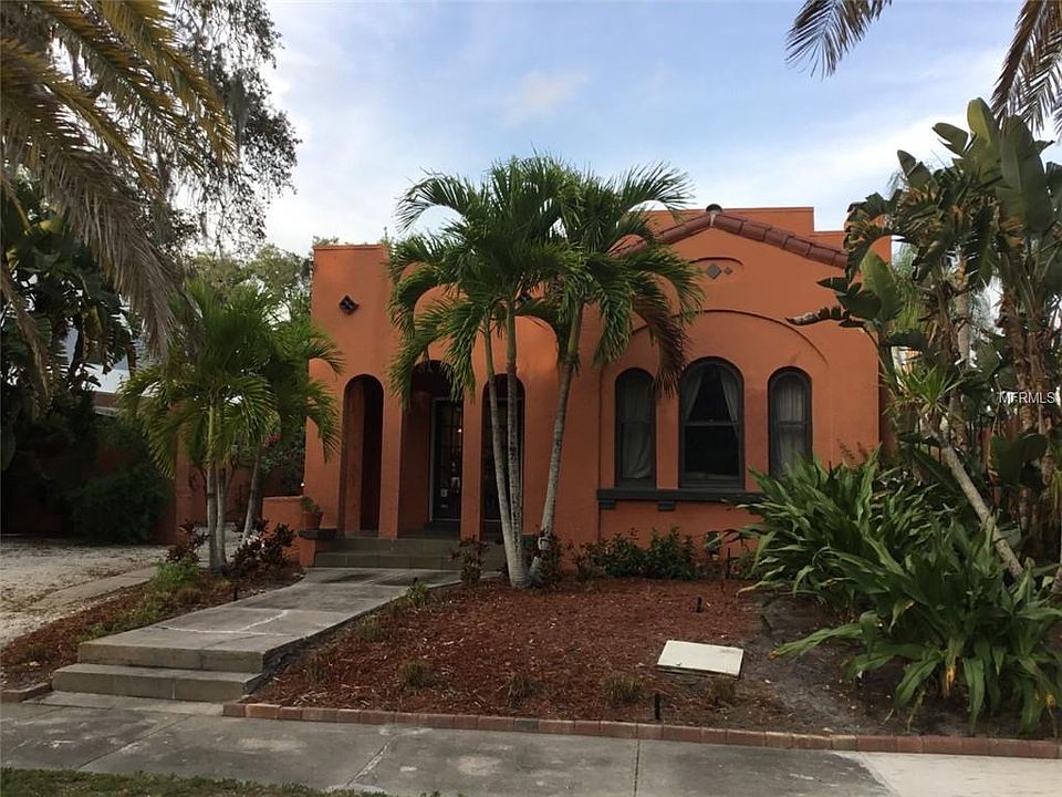 1st image of 2802 W Tamiami Cir