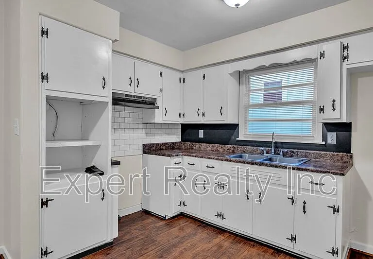 7428 Paris Ave — Photo 8