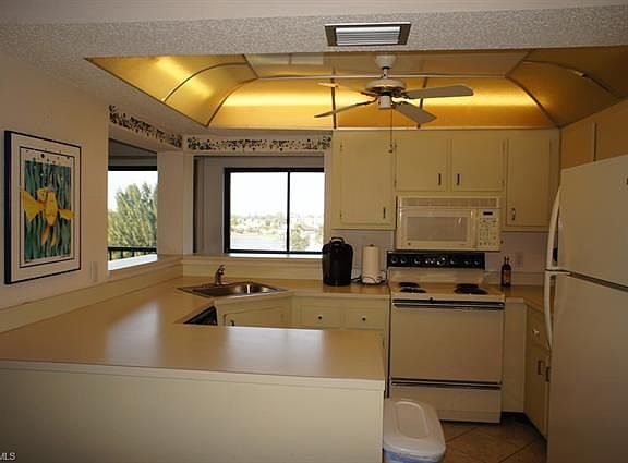 3rd image of 7410 Lake Breeze Dr APT 505