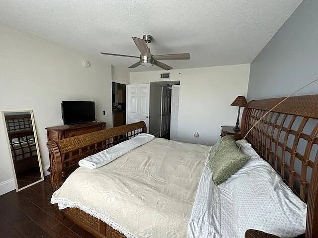 822 Villa Cir — Photo 11